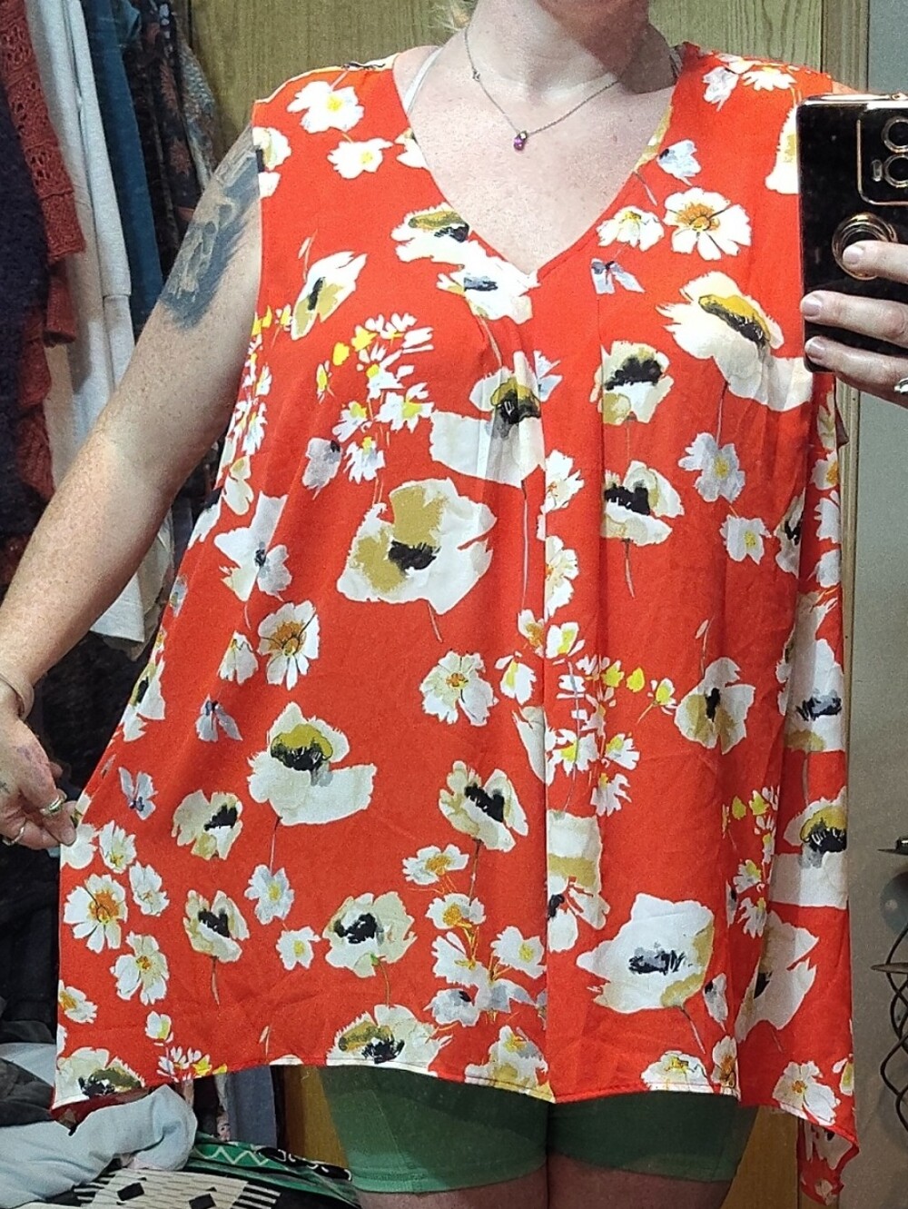 Daniel Rainn Red Floral V-Neck Sleeveless Tunic Top